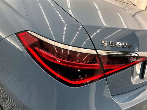 Used 2026 Mercedes-Benz S 580e 4MATIC Sedan image 27