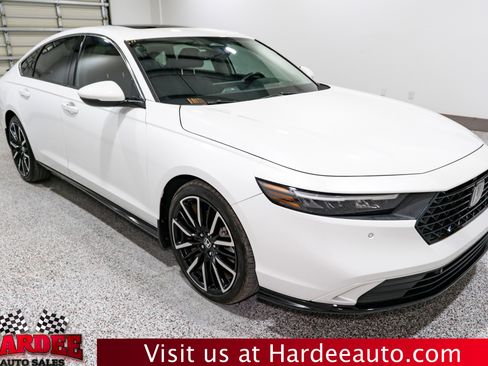 Used 2023 Honda Accord Touring image 6