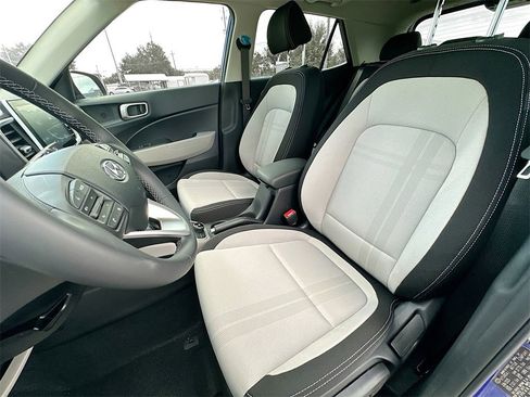 New 2025 Hyundai Venue SEL image 13