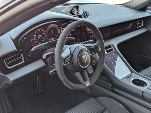 New 2025 Porsche Taycan 4S image 4