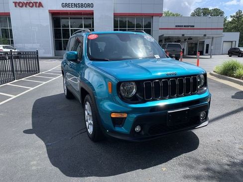 Used 2019 Jeep Renegade Latitude FWD image 2
