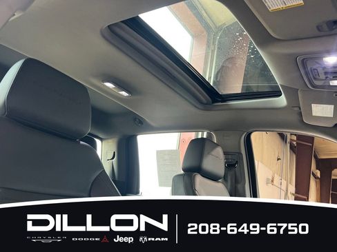 Used 2023 GMC Sierra 3500 Denali w/ Denali Ultimate Package AWD/4WD image 18