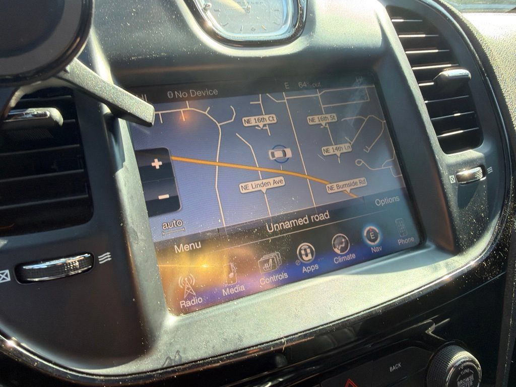Used 2015 Chrysler 300 S RWD image 9