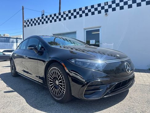 Used 2024 Mercedes-Benz EQS 580 4MATIC Sedan image 3