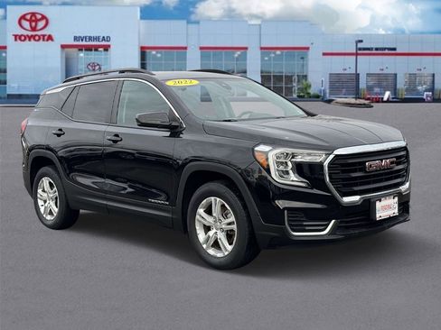 Used 2022 GMC Terrain SLE w/ Driver Convenience Package AWD/4WD image 2