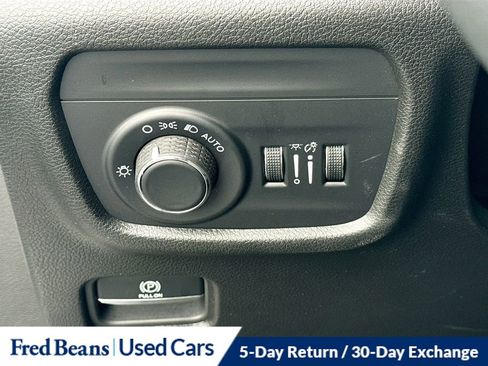 Used 2023 Jeep Grand Cherokee Laredo AWD/4WD image 11
