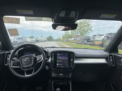 Used 2023 Volvo XC40 B5 Core AWD/4WD image 5