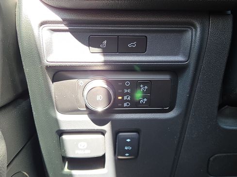 Used 2024 Ford Expedition Limited AWD/4WD image 28