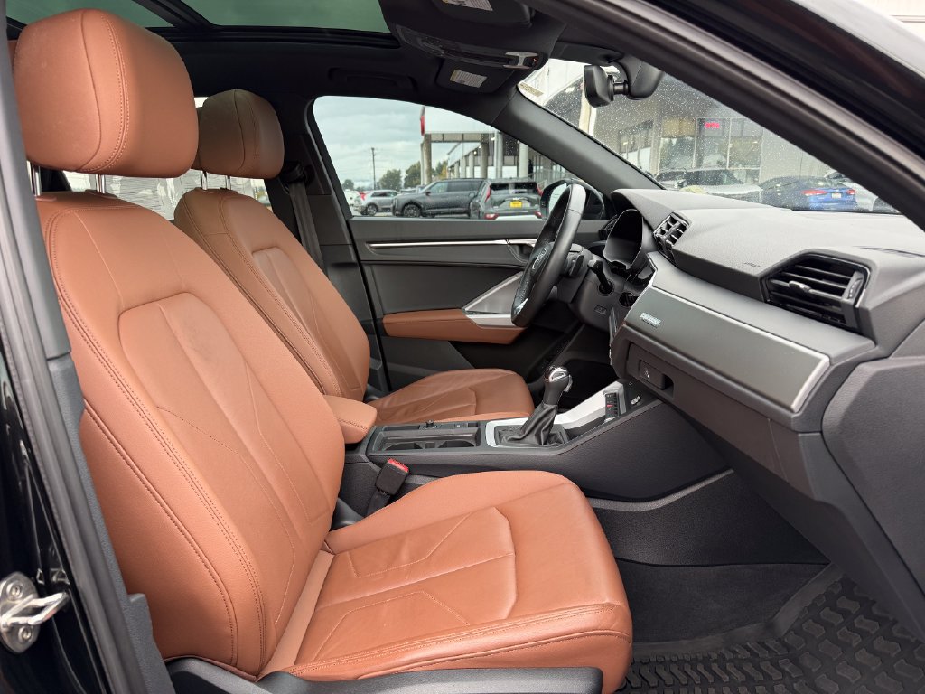Used 2023 Audi Q3 2.0T Premium w/ Convenience Package AWD/4WD image 13