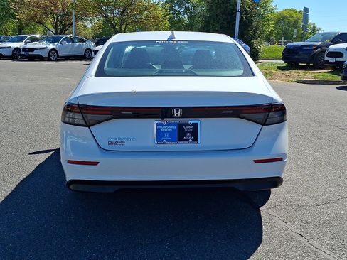 Used 2023 Honda Accord EX image 5