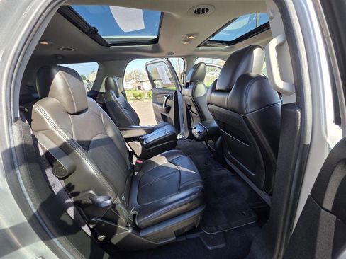 Used 2010 GMC Acadia SLT w/ Technology Package AWD/4WD image 16