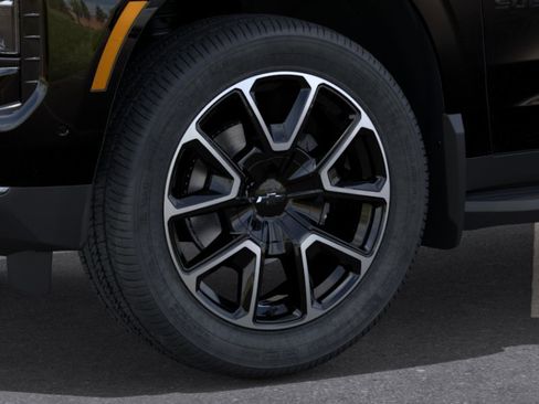 New 2026 Chevrolet Suburban RST image 9