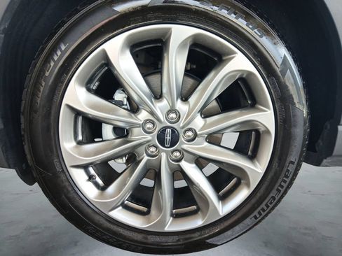 Used 2021 Lincoln Corsair FWD w/ Premium Package image 16