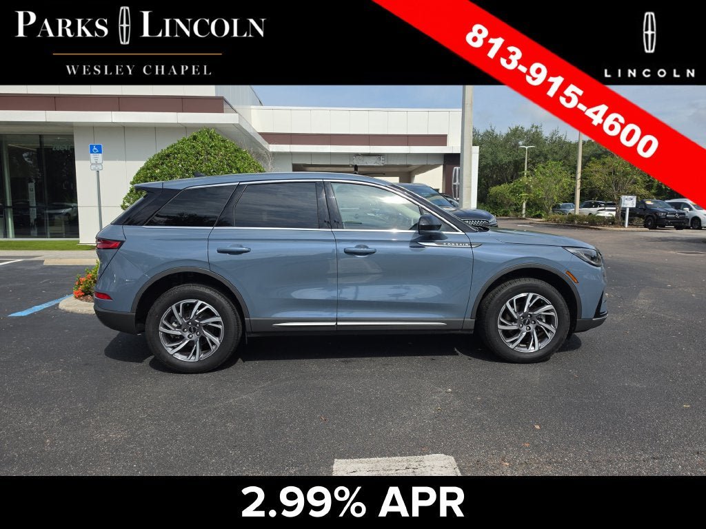 Certified 2025 Lincoln Corsair FWD image 3