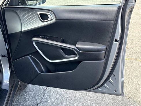 Certified 2023 Kia Soul LX w/ LX Technology Package image 8