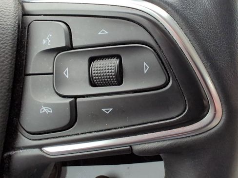 Used 2021 Buick Envision Essence w/ Technology Package I image 37