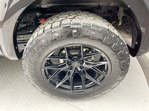 Used 2022 Ford F150 Raptor w/ Raptor 37 Performance Package AWD/4WD image 10