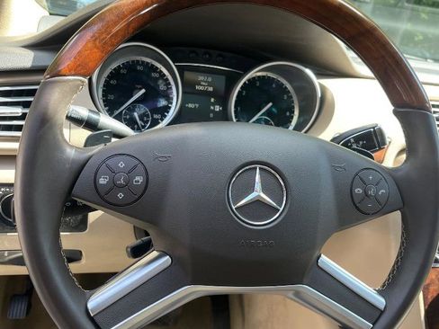 Used 2011 Mercedes-Benz R 350 4MATIC image 46