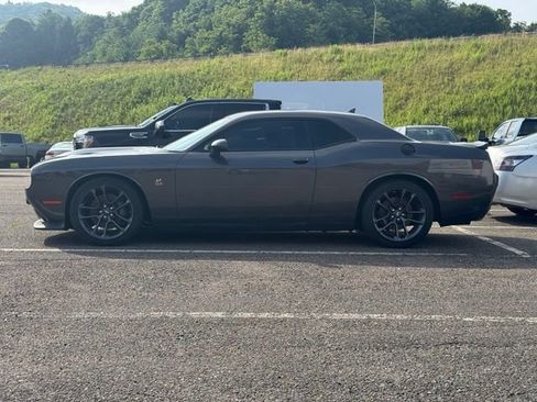 Used 2022 Dodge Challenger R/T Scat Pack RWD image 4