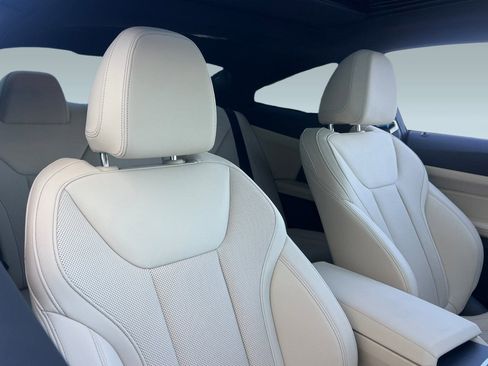 Used 2025 BMW M440i Coupe w/ Premium Package image 30