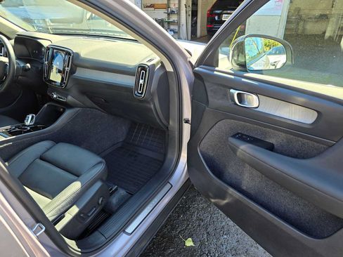 Used 2026 Volvo XC40 B5 Plus AWD/4WD image 10