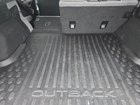 Used 2022 Subaru Outback Premium AWD/4WD image 15