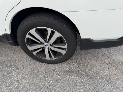 Used 2019 Subaru Outback 2.5i Limited AWD/4WD image 9