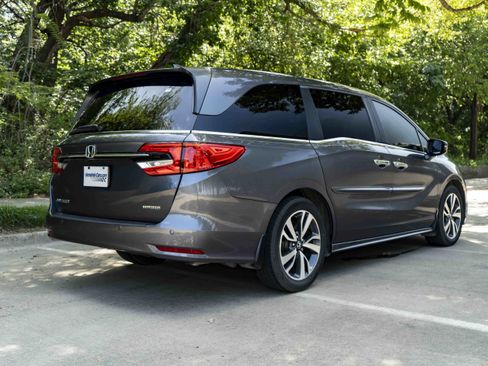 Used 2023 Honda Odyssey Touring image 9