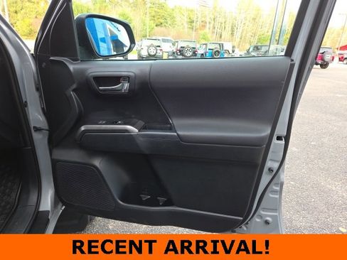 Used 2021 Toyota Tacoma TRD Off-Road image 46