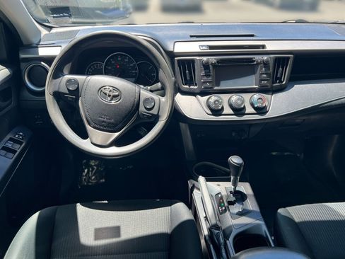 Used 2016 Toyota RAV4 LE FWD image 18