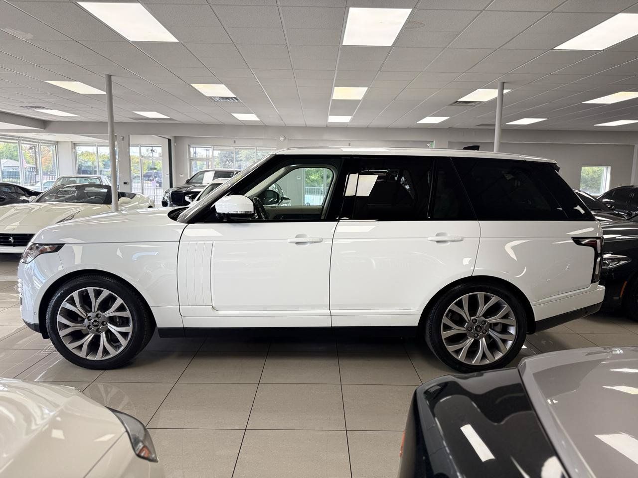Used 2019 Land Rover Range Rover HSE AWD/4WD image 6