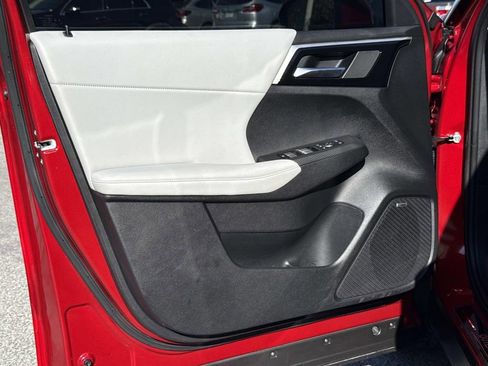 Used 2025 Mitsubishi Outlander SE image 22