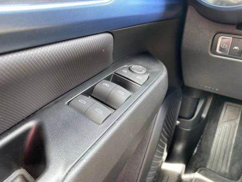 Used 2024 Chevrolet Equinox EV LT FWD image 32