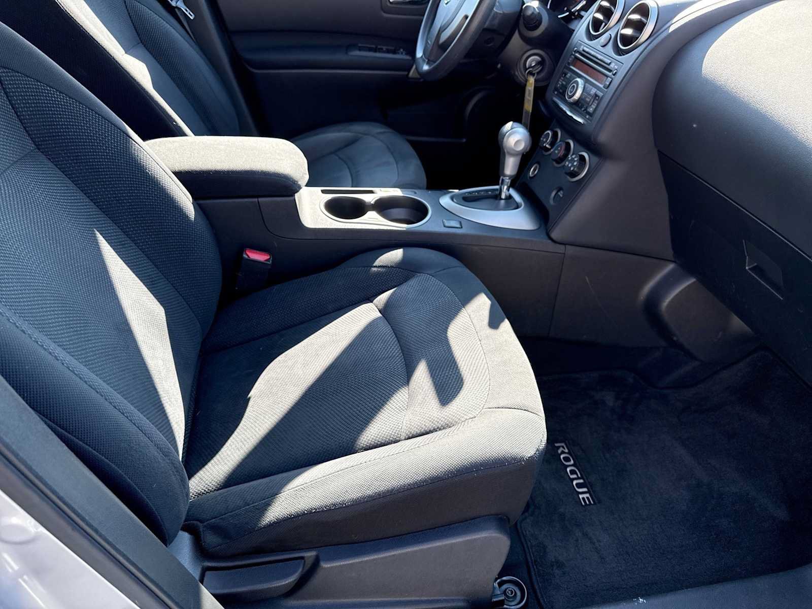 Used 2015 Nissan Rogue S FWD image 20