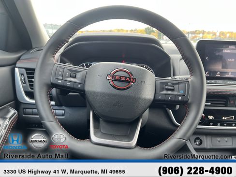 Used 2025 Nissan Rogue SV image 21