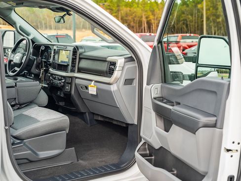 New 2026 Ford F350 XLT w/ FX4 Off-Road Package image 7