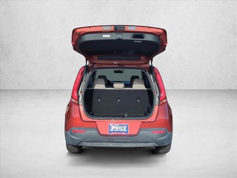 Used 2020 Kia Soul LX image 6