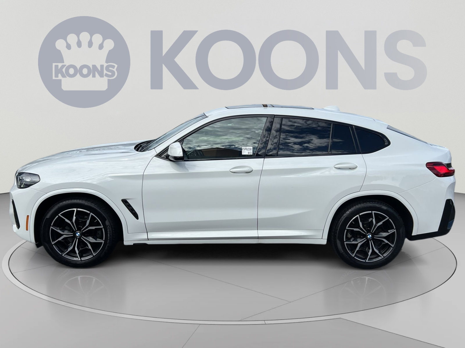 Used 2024 BMW X4 xDrive30i w/ M Sport Package AWD/4WD image 2