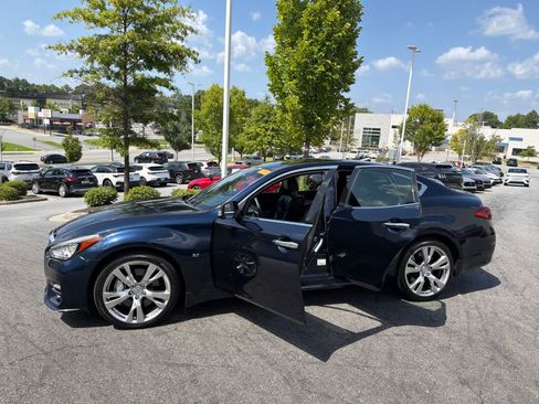 Used 2017 INFINITI Q70 3.7 w/ Sport Package RWD image 18