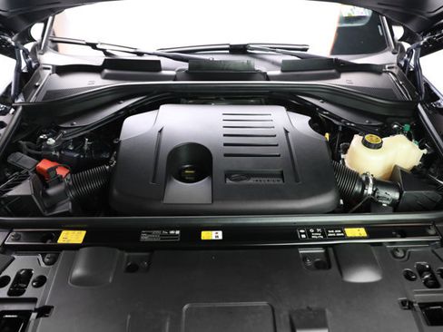 Used 2025 Land Rover Range Rover Sport Dynamic SE image 38