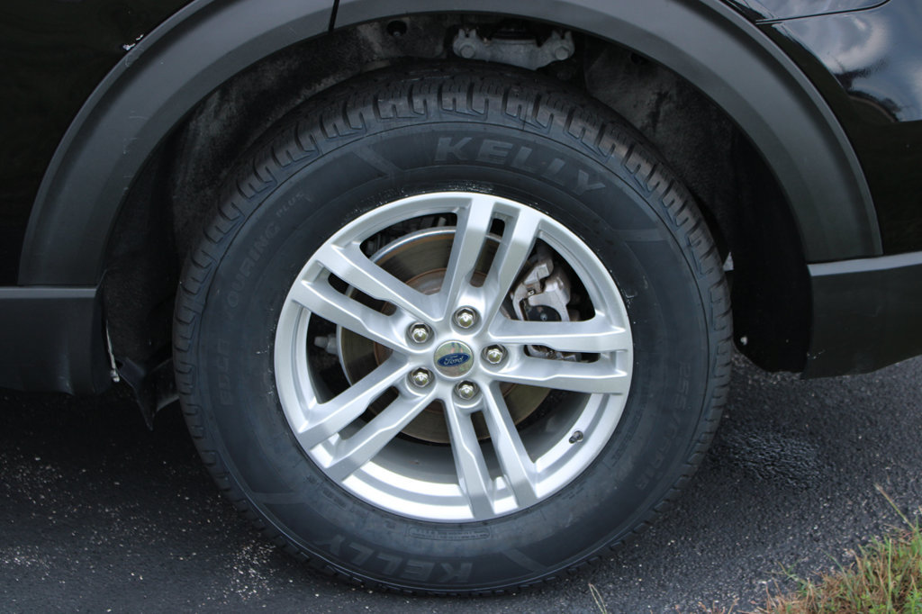 Used 2022 Ford Explorer XLT w/ Equipment Group 202A AWD/4WD image 7