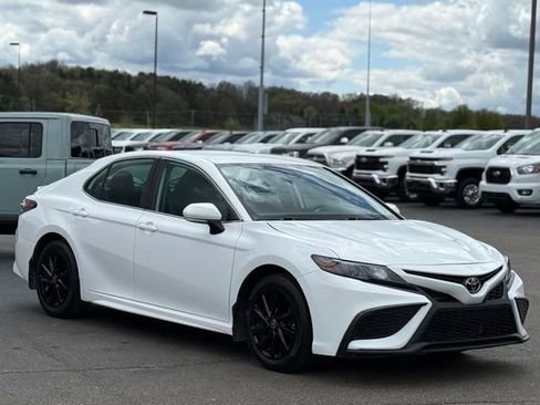 Used 2024 Toyota Camry SE FWD image 32