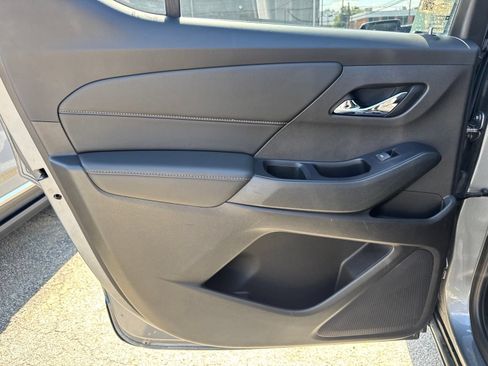 Used 2019 Chevrolet Traverse LT FWD image 21
