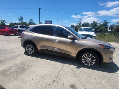 Used 2020 Ford Escape SE FWD image 10