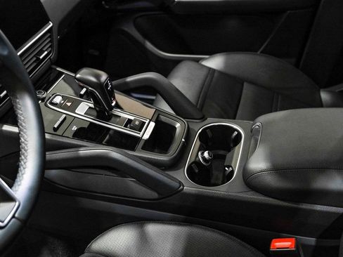 Used 2023 Porsche Cayenne AWD/4WD image 22