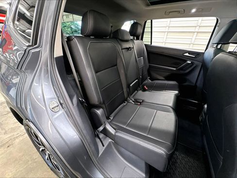Used 2021 Volkswagen Tiguan SE w/ Panoramic Sunroof Package AWD/4WD image 28