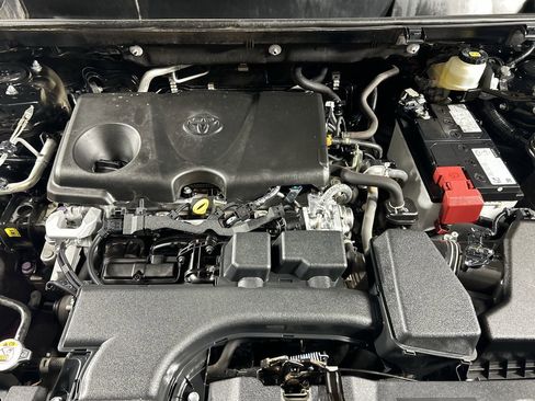 Used 2022 Toyota RAV4 XLE image 11