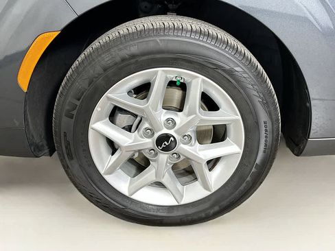 Used 2025 Kia Soul LX FWD image 7