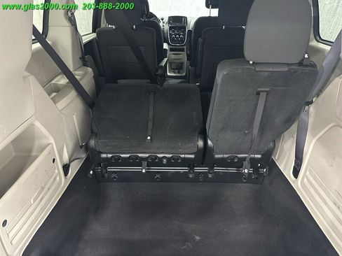 Used 2018 Dodge Grand Caravan SE w/ UConnect Hands-Free Group image 15