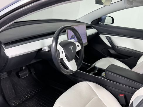 Used 2019 Tesla Model 3 Mid Range image 4